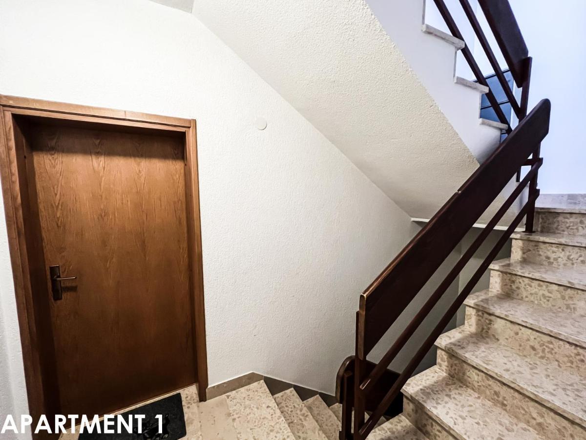 Maestral Apartments Върсар Екстериор снимка