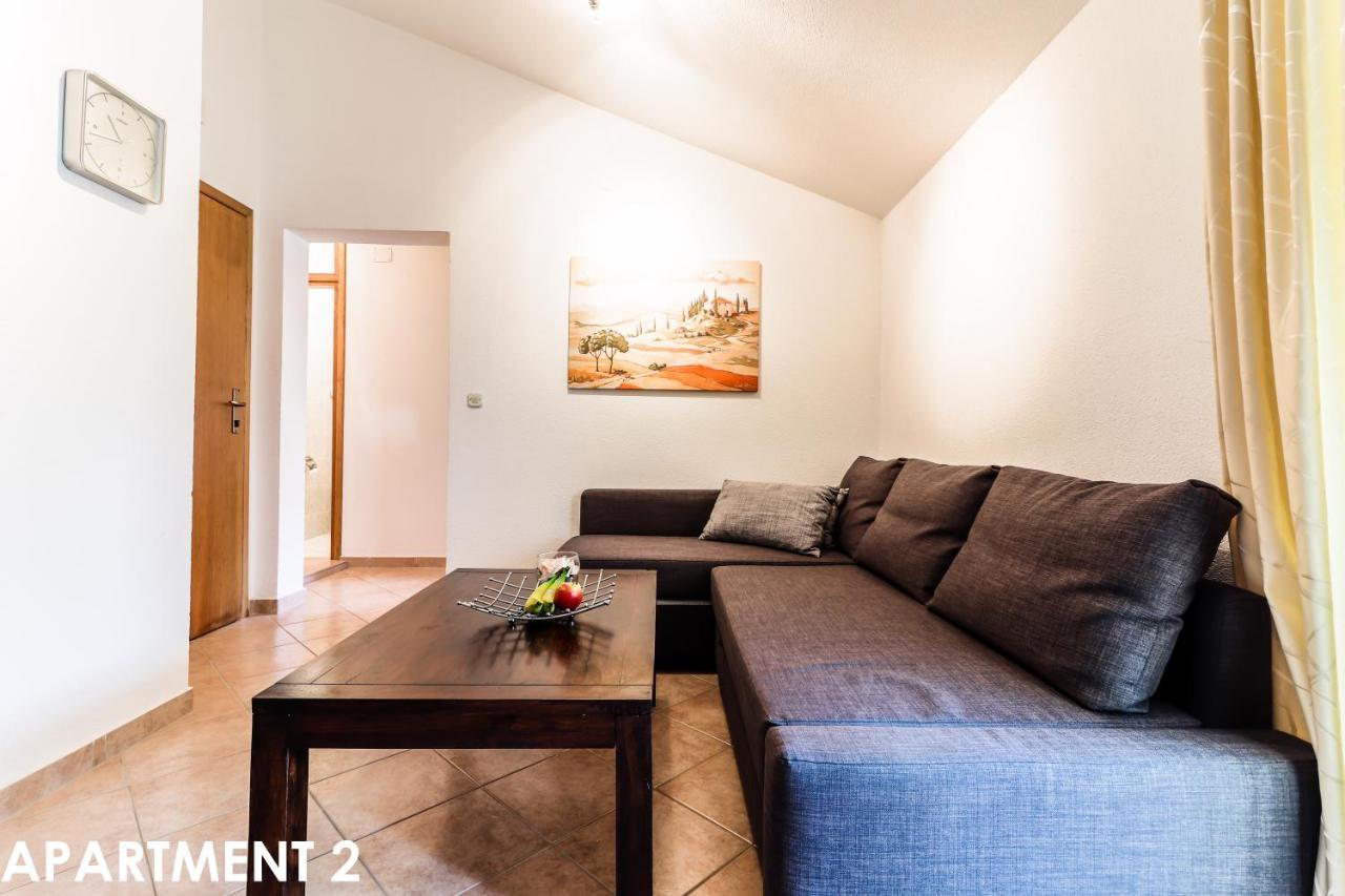Maestral Apartments Върсар Екстериор снимка