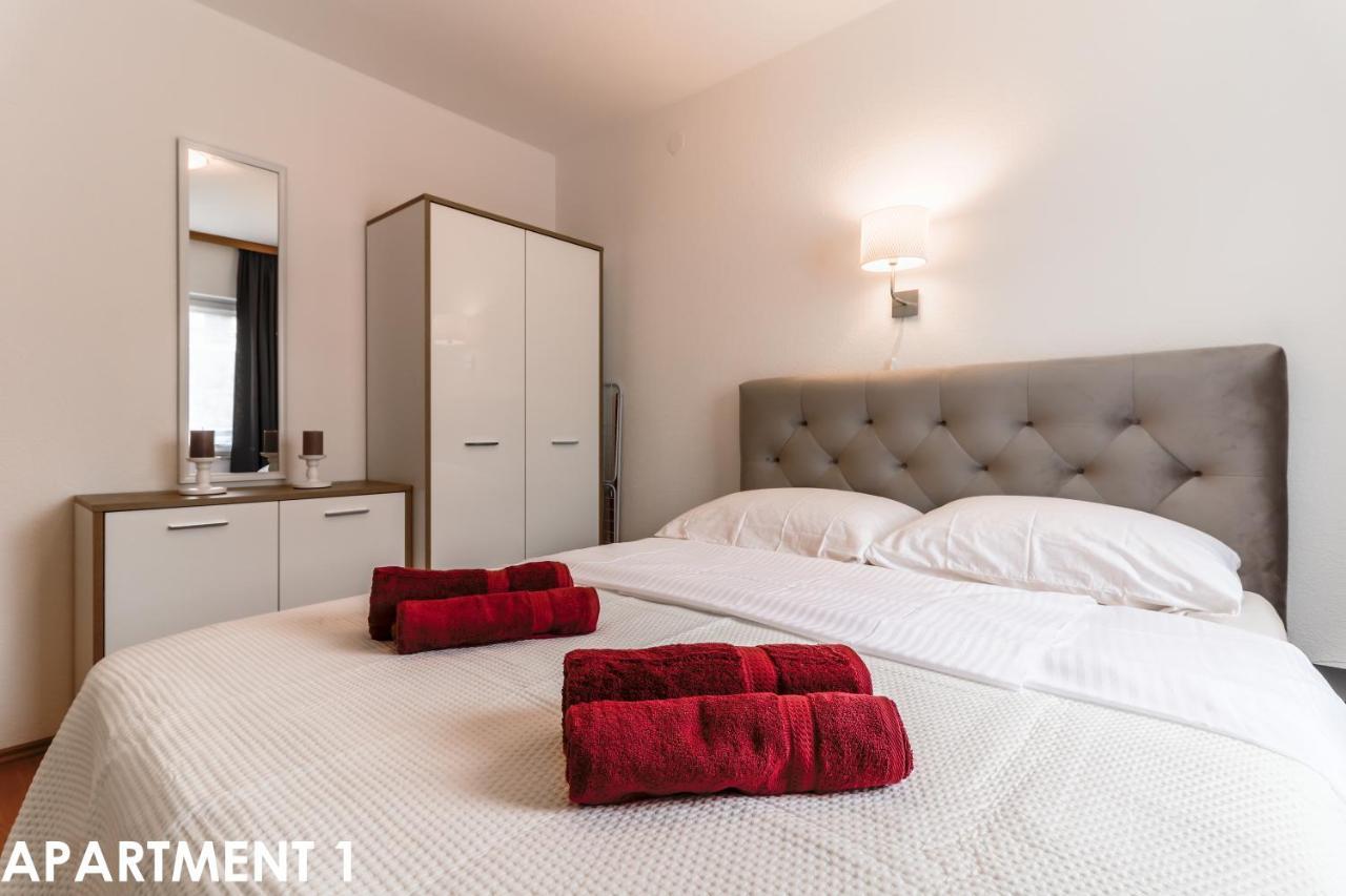 Maestral Apartments Върсар Екстериор снимка