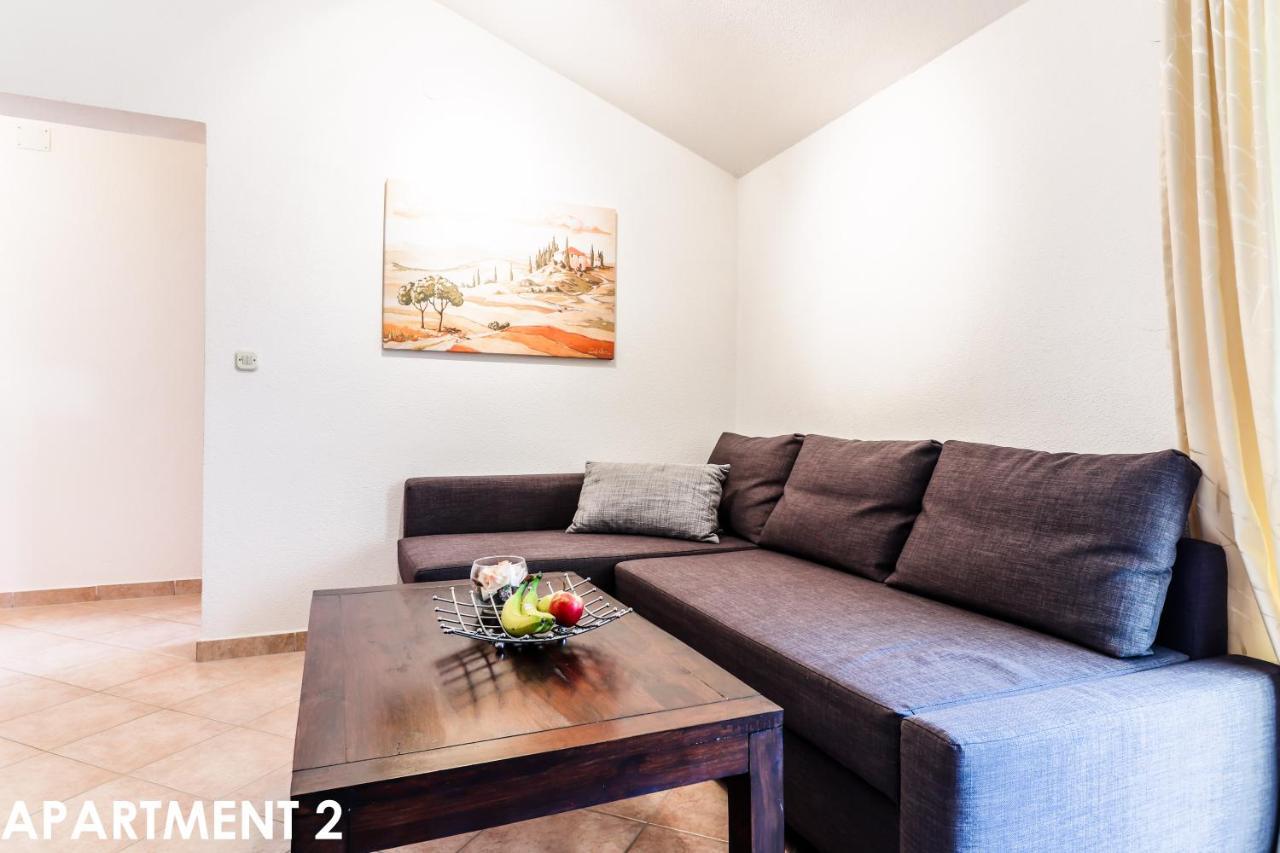 Maestral Apartments Върсар Екстериор снимка